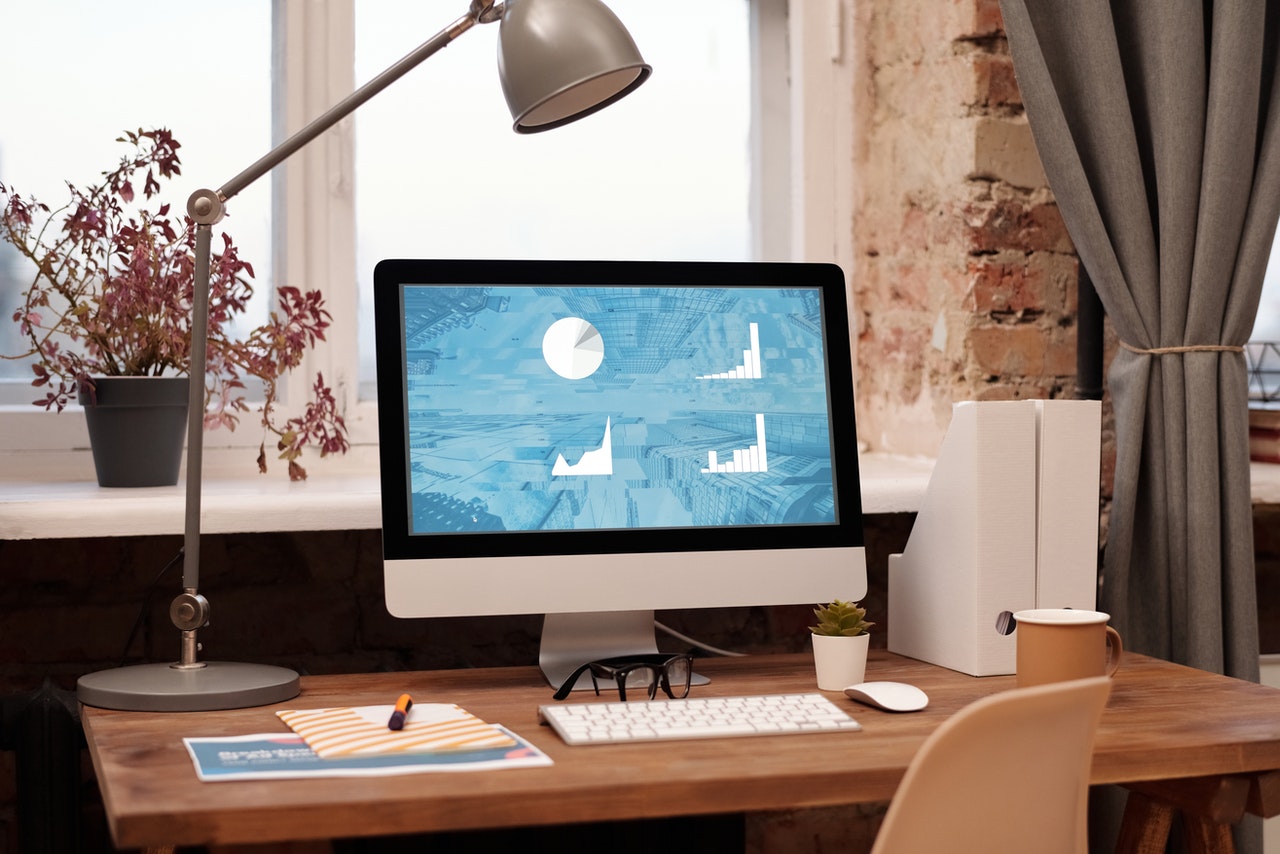 Tworzenie na komputerze reklamy internetowej dla firmy